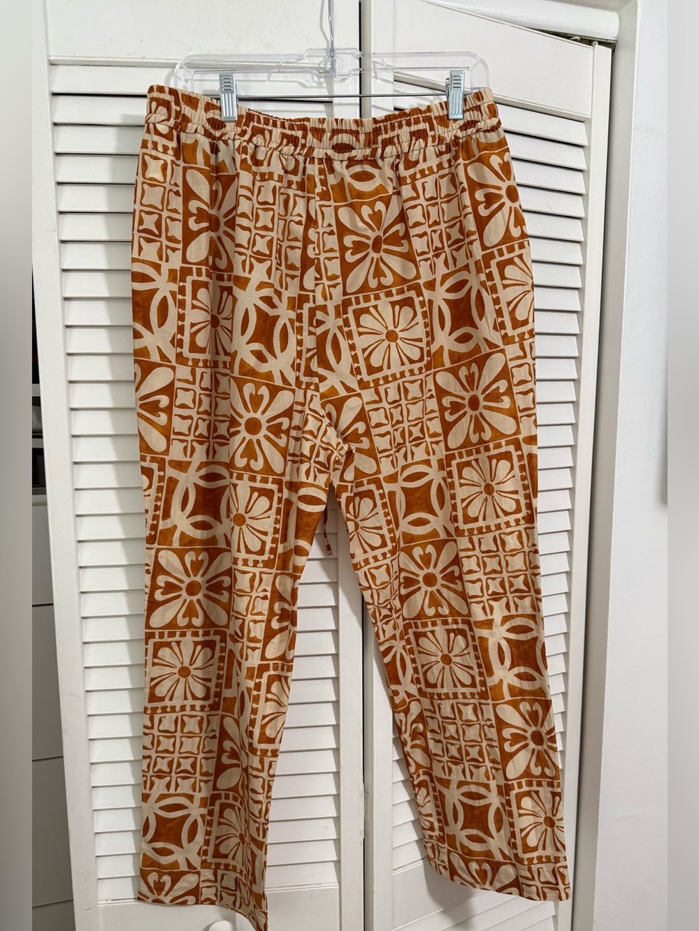 Zara Two piece pajama style set, button front short sleeves, drawstring pants L - Picture 6 of 10
